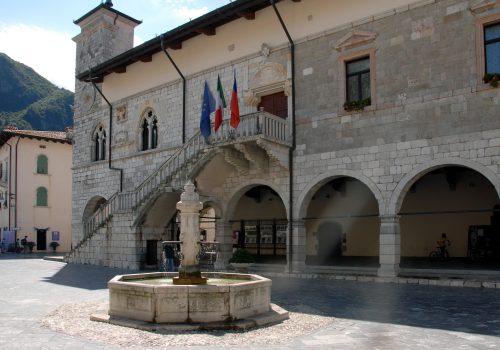 Municipio, Venzone